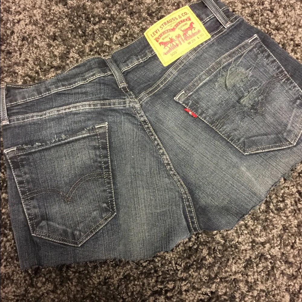 Vintage Levi’s shorts - Picture 1 of 3